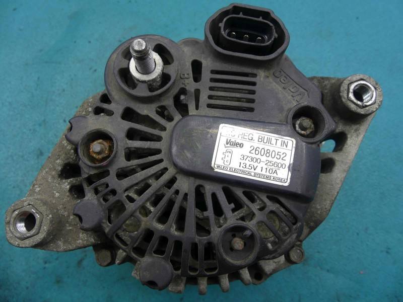Генератор Hyundai Ix35 37300-25600 — фото детали 4