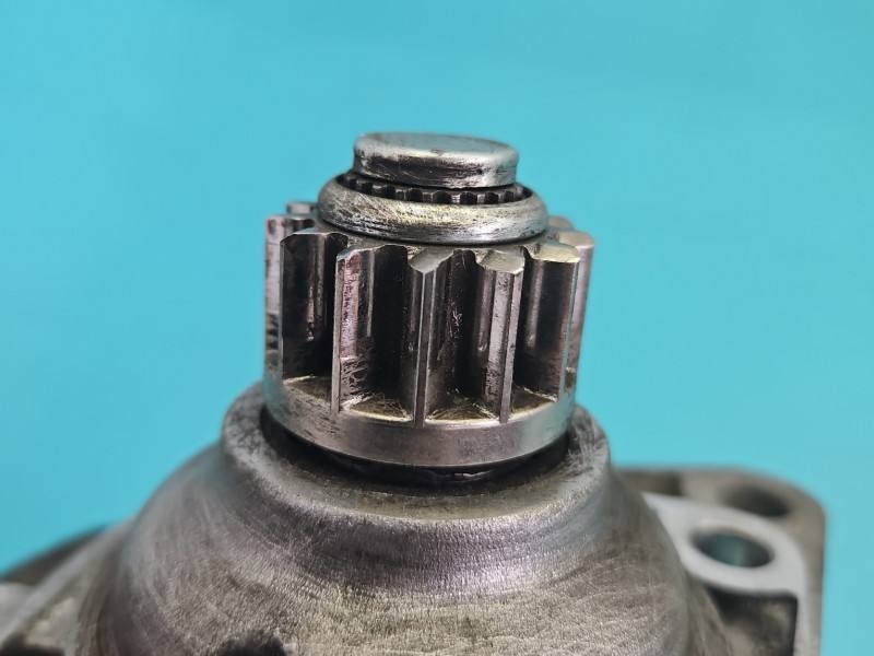 Стартер Volkswagen Jetta 02Z911024H — фото деталі 3