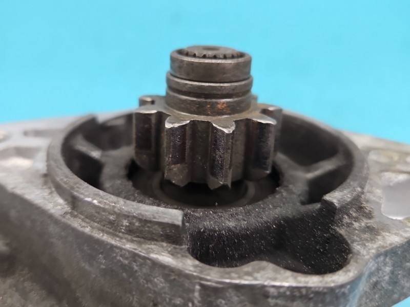Стартер Toyota Corolla E12 28100-33080 — фото деталі 3