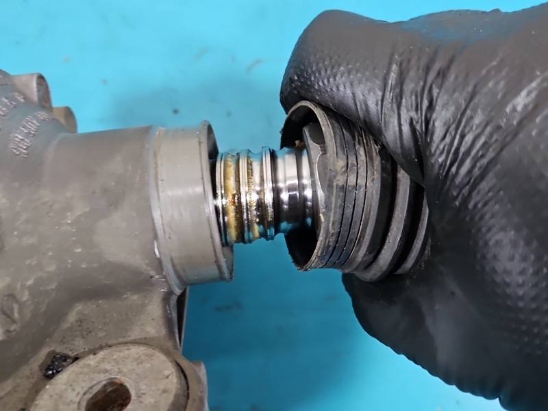 Рульова рейка Volkswagen Passat CC 3AB423050E — фото деталі 3