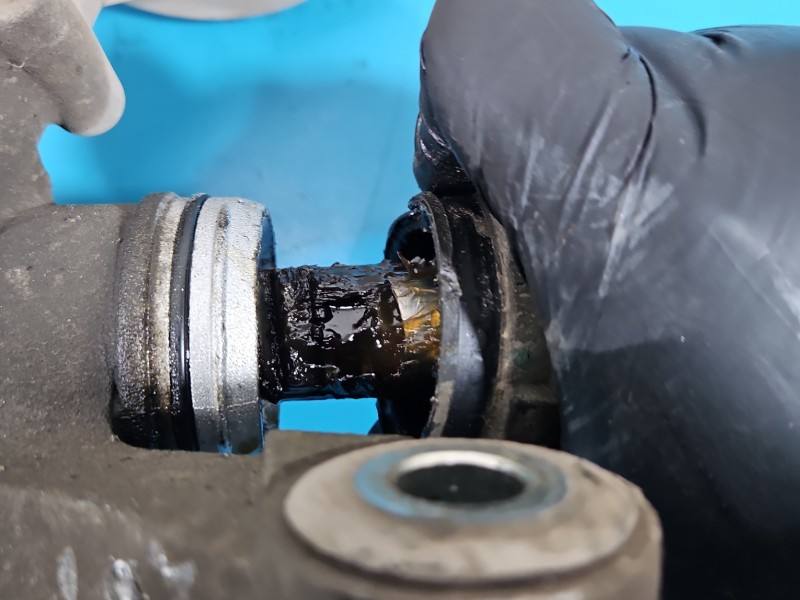 Рульова рейка Ford B-Max AP31-3200-AC — фото деталі 11