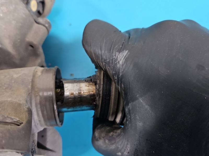 Рульова рейка Volkswagen Passat CC 3C1423050H — фото деталі 11