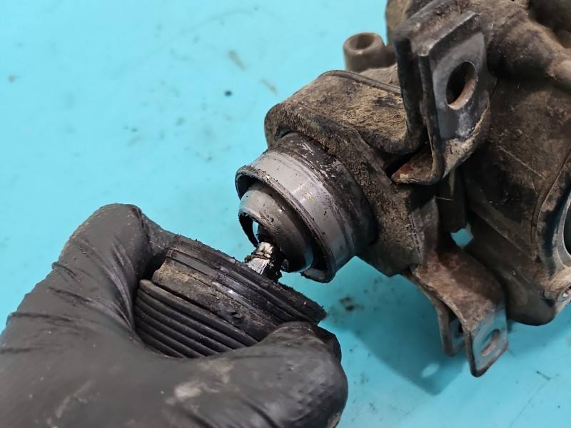Рульова рейка Volkswagen Passat B6 3C1423051T — фото деталі 12