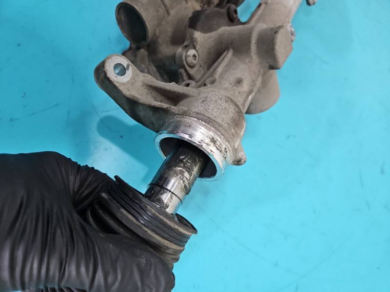 Рульова рейка Mercedes A W176 6700003475A — фото деталі 3