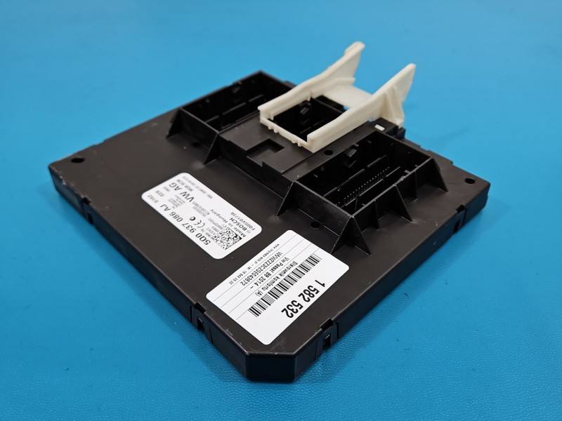 Блок комфорту BSI Volkswagen Passat B8 5Q0937086AJ
