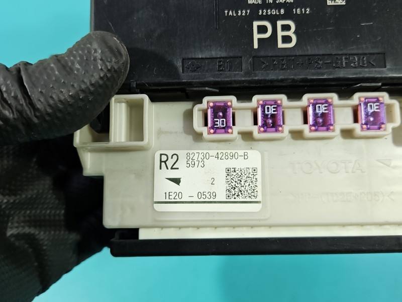 Блок комфорту BSI Toyota Rav4 89221-42420 — фото деталі 8