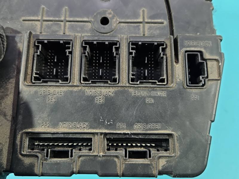 Блок комфорту BSI Renault Megane 2 8200724370 — фото деталі 4