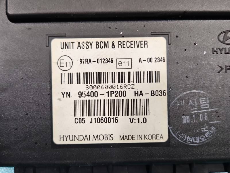 Блок комфорту BSI Kia Venga 95400-1P200 — фото деталі 3
