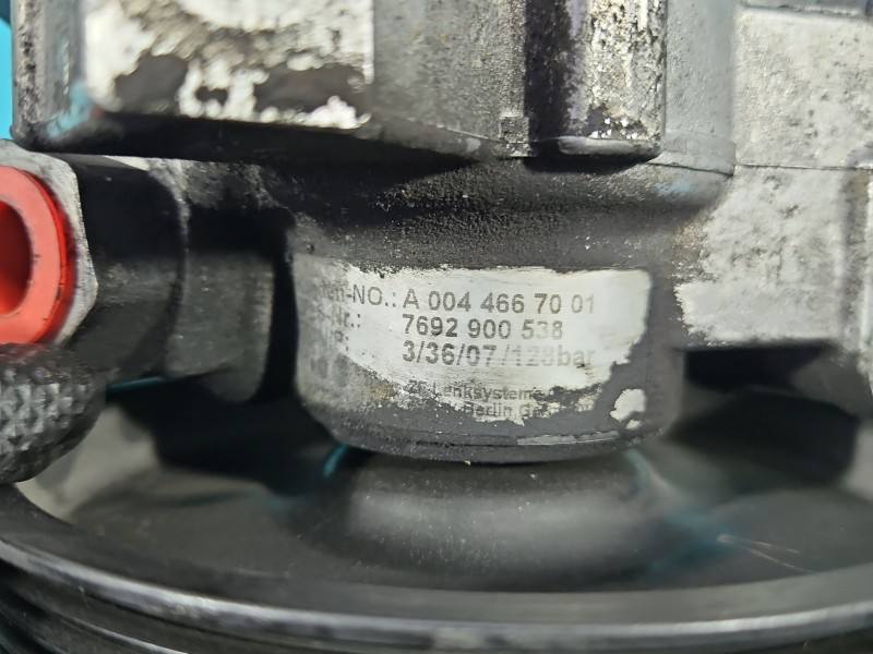 Насос ГУР / Рульова колонка Mercedes C W204 A0044667001 — фото деталі 9