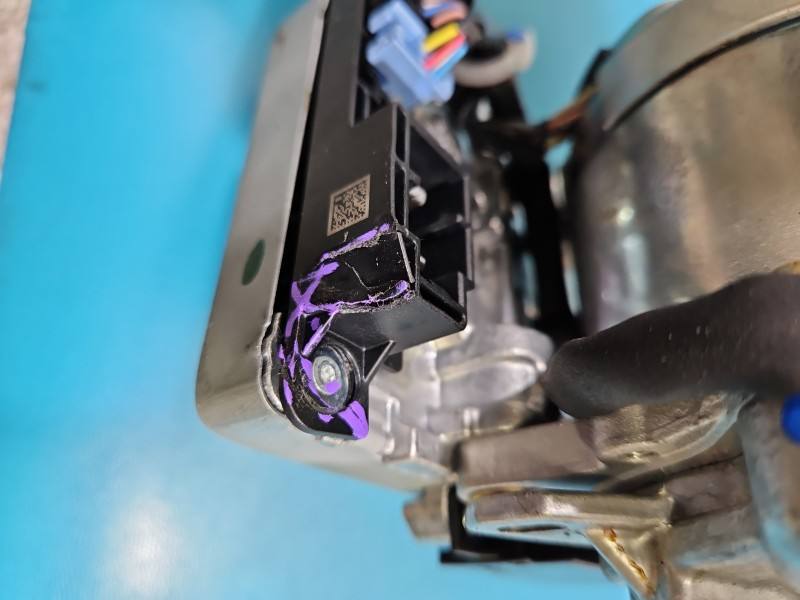 Насос ГУР / Рульова колонка Dacia Duster 488103387R — фото деталі 9