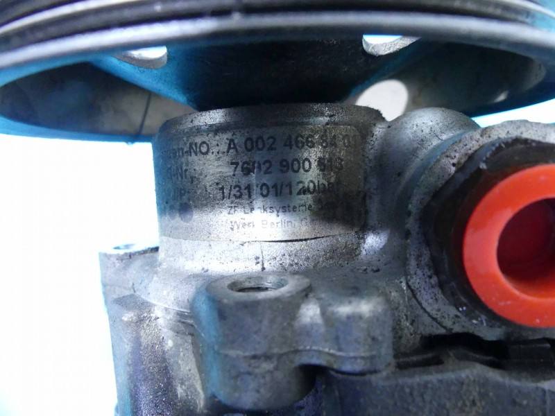 Насос ГУР / Рульова колонка Mercedes C W203 A0024668401 — фото деталі 7