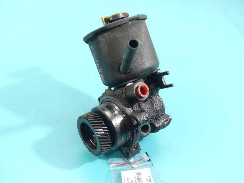 Насос ГУР / Рульова колонка Mazda 323F 99218137