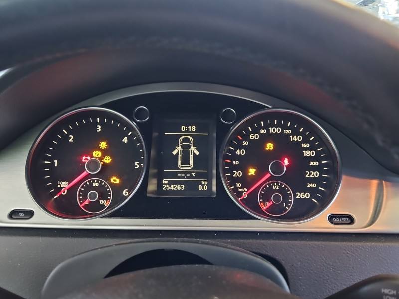Щиток приладів Volkswagen Passat B7 3AA920870A