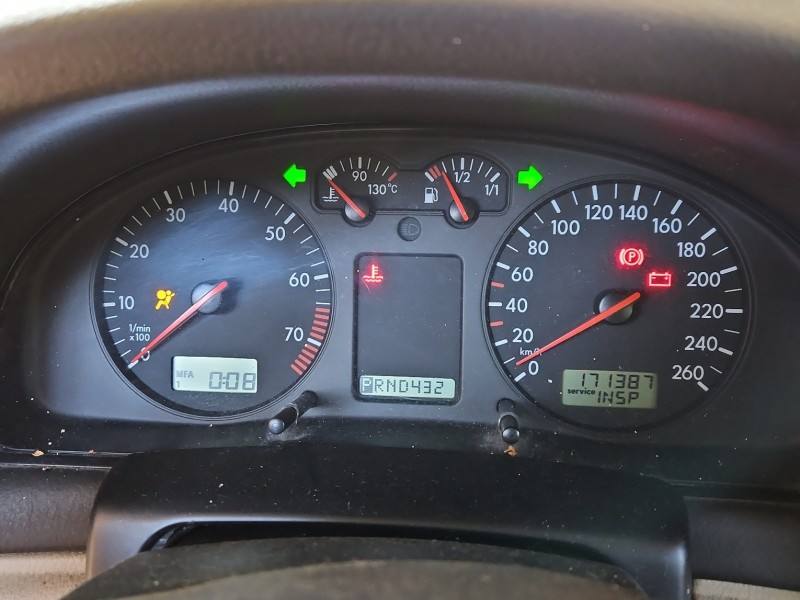Щиток приборов Volkswagen Passat B5 3B1919880B