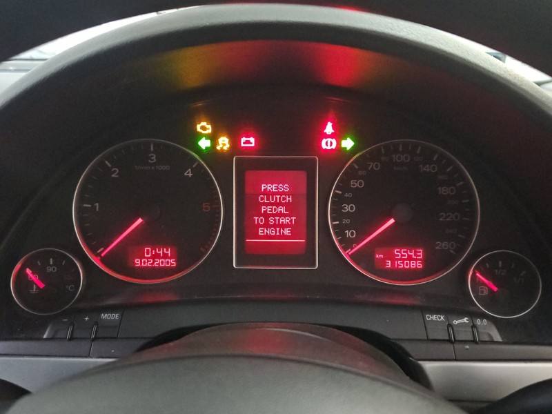 Щиток приладів Audi A4 B7 8E0920901B
