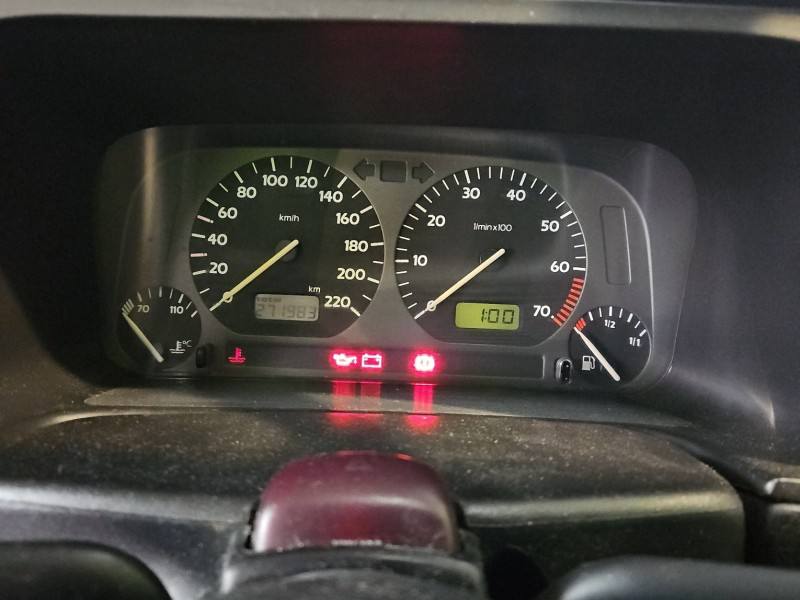 Щиток приладів Volkswagen Golf 3 354001002