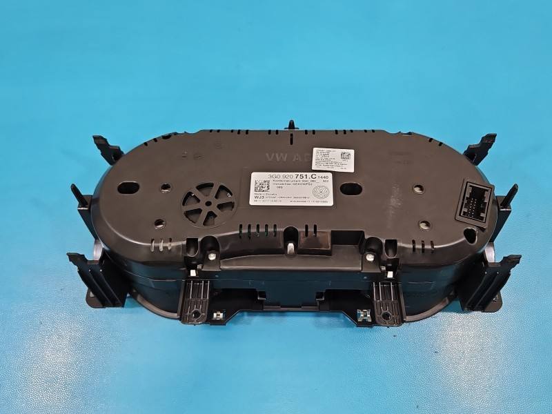 Щиток приборов Volkswagen Passat B8 3G0920751C — фото детали 3