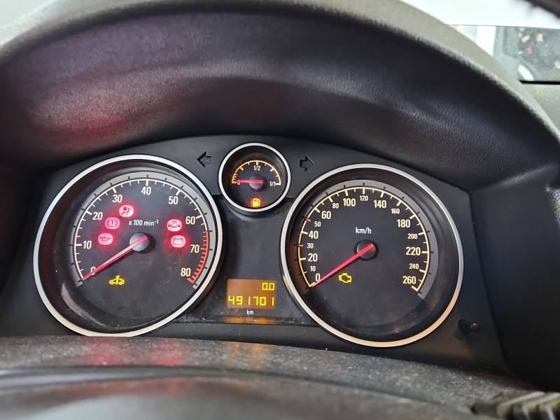 Щиток приладів Opel Astra H 13267542