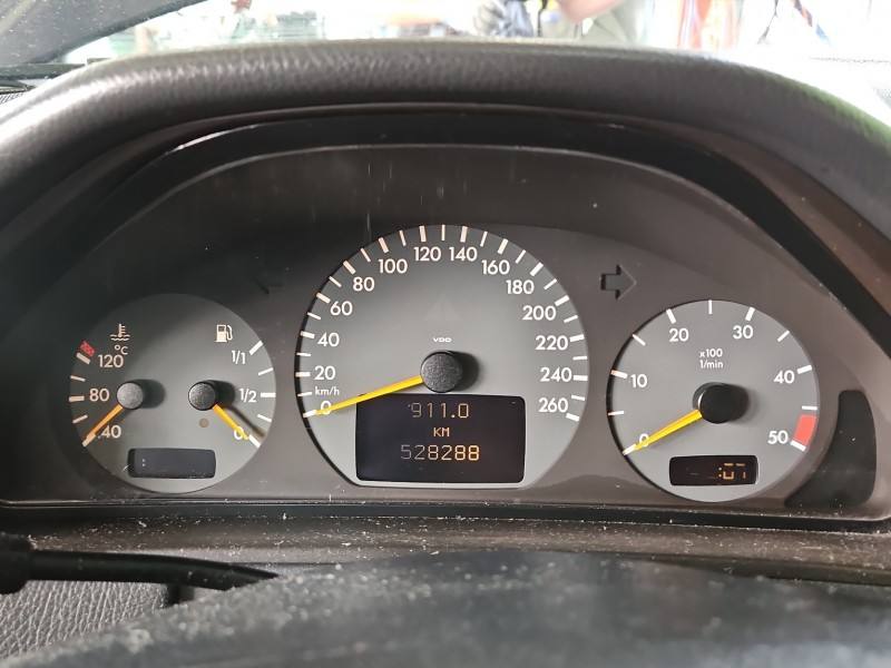 Щиток приборов Mercedes E W210 A2105402911