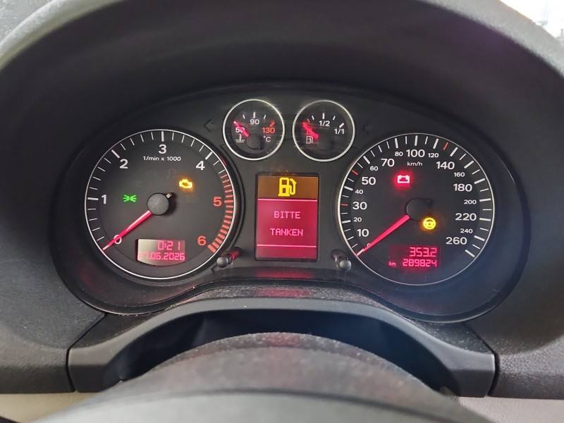 Щиток приборов Audi A3 8P 8P0920930K