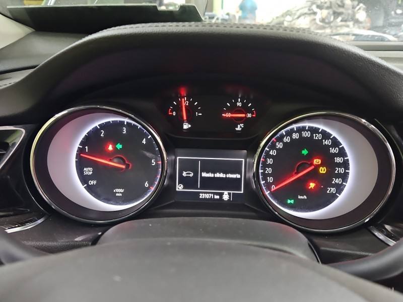 Щиток приладів Opel Insignia 39108800