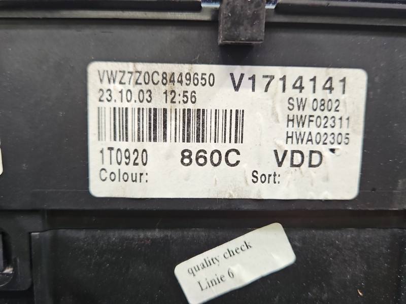 Щиток приборов Volkswagen Touran 1T0920860C — фото детали 6