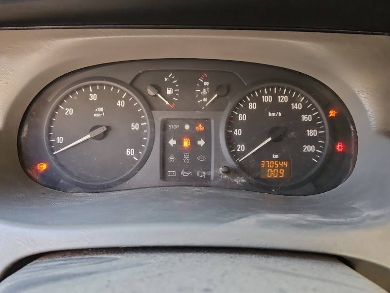 Щиток приладів Opel Vivaro P8200006339A