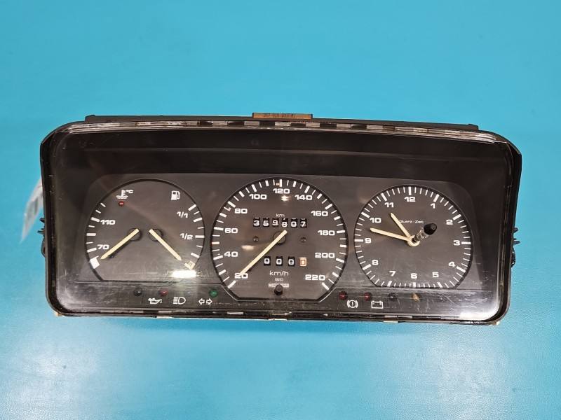 Щиток приборов Volkswagen Passat B3 5220029110
