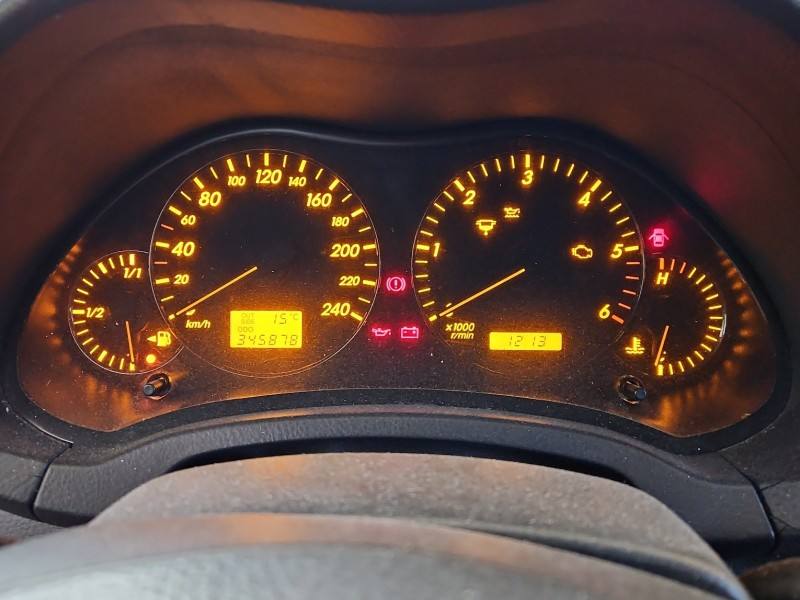 Щиток приладів Toyota Avensis T25 83800-05630-H