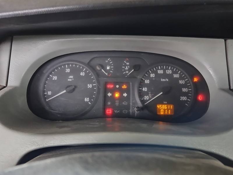 Щиток приладів Opel Vivaro P8200006339A
