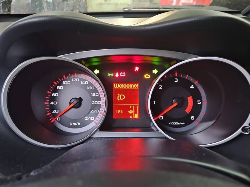 Щиток приладів Citroen C-Crosser 8100A485