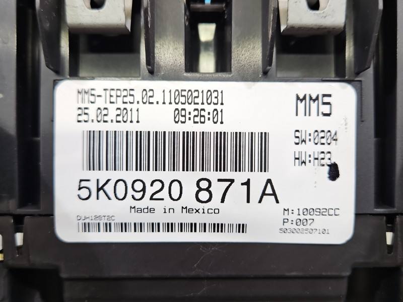 Щиток приборов Volkswagen Golf 6 5K0920871A — фото детали 6