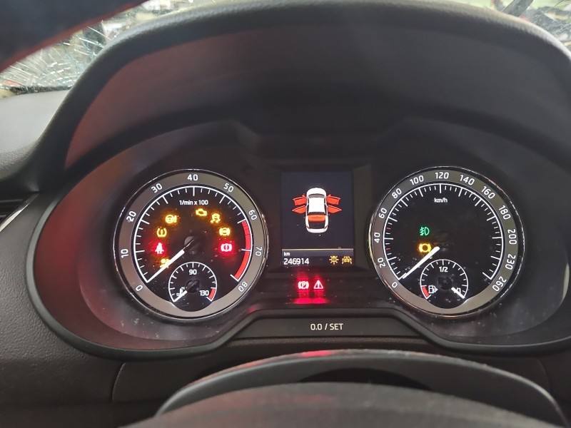 Щиток приладів Skoda Octavia 3 5E0920750F