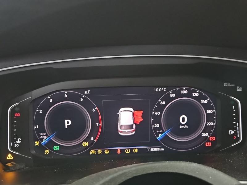 Щиток приборов Volkswagen Tiguan 3G0920790E
