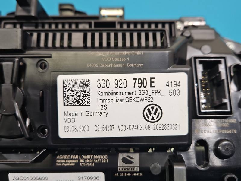 Щиток приборов Volkswagen Tiguan 3G0920790E — фото детали 6