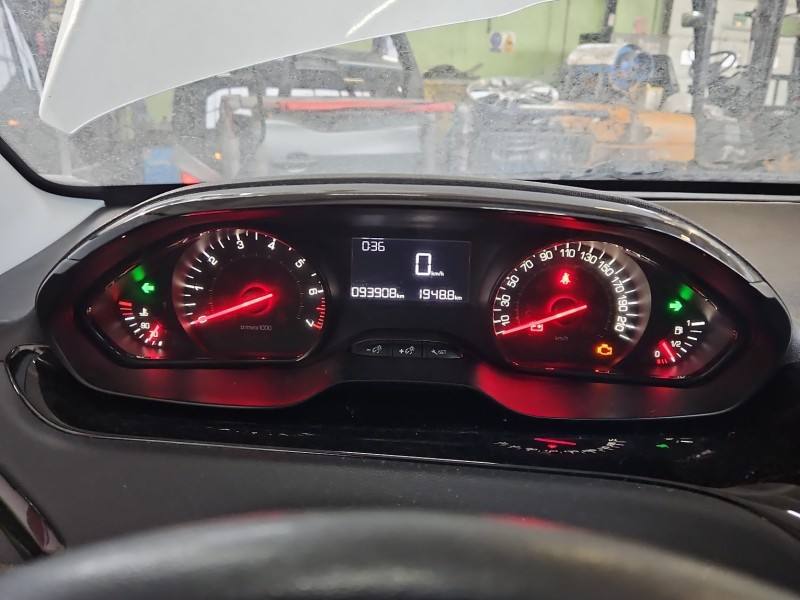 Щиток приборов Peugeot 208 9800859980