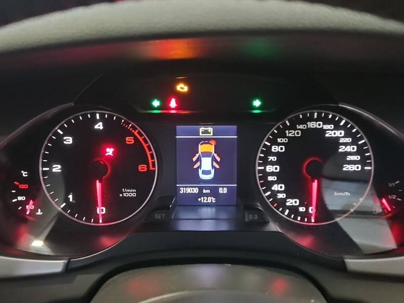 Щиток приладів Audi A4 B8 8K0920930D