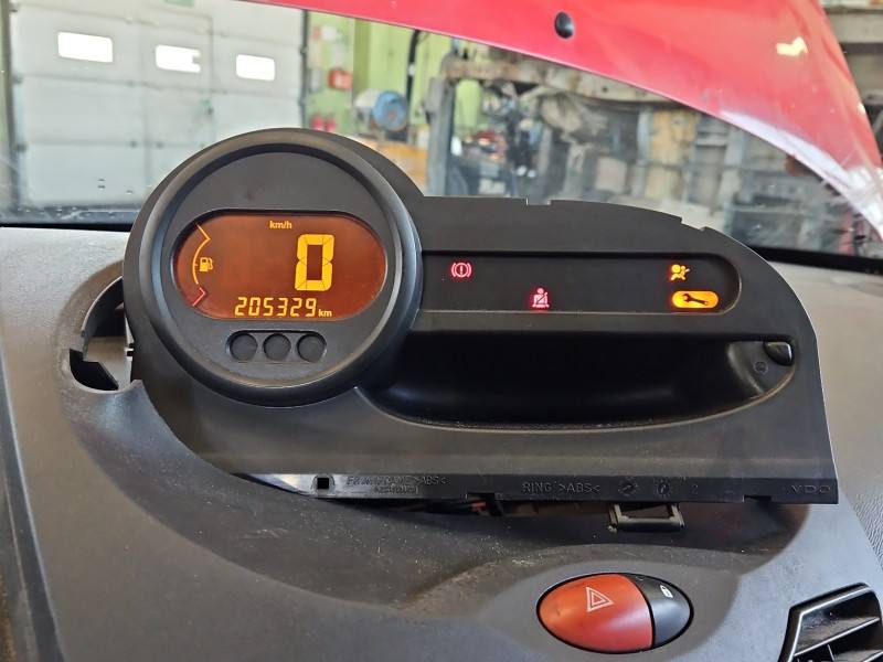 Щиток приладів Renault Twingo 8200725326