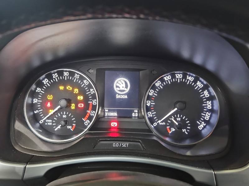 Щиток приладів Skoda Fabia 3 6V0920741