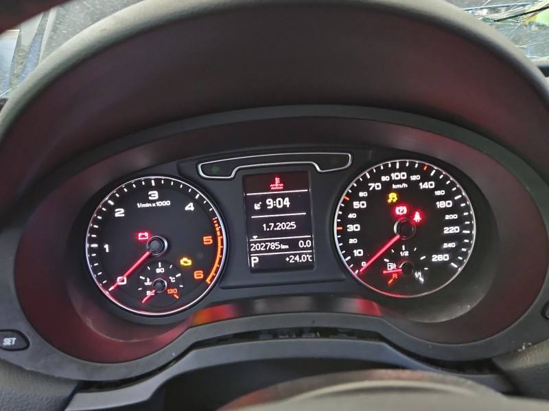 Щиток приладів Audi Q3 8U0920930E