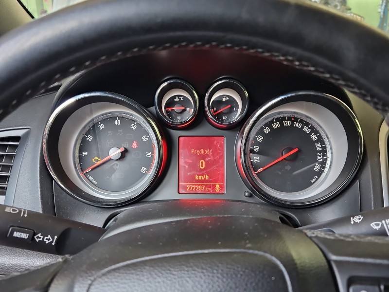Щиток приборов Opel Astra J 13460583