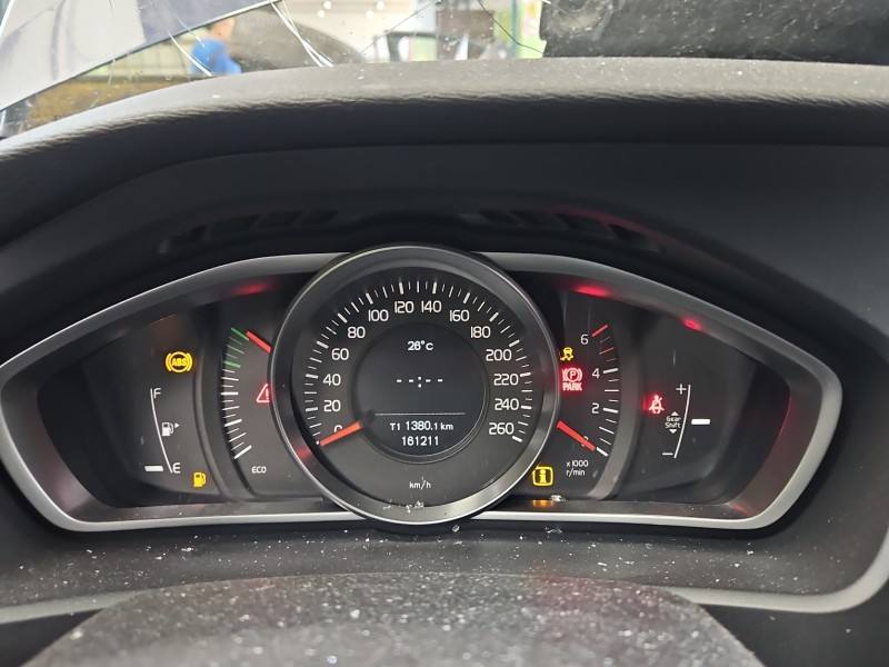 Щиток приладів Volvo V40 31412873
