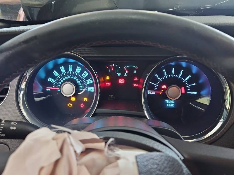Щиток приладів Ford Mustang