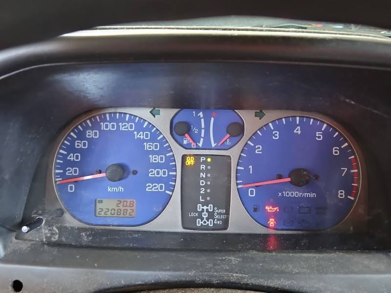 Щиток приладів Mitsubishi Pajero MR381640
