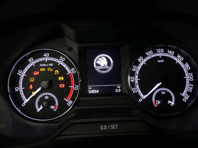 Щиток приладів Skoda Octavia 3 5E0920780F