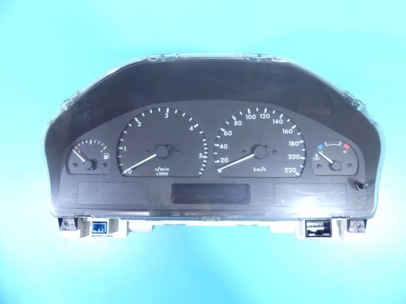 Щиток приладів Land Rover Range Rover YAC113510
