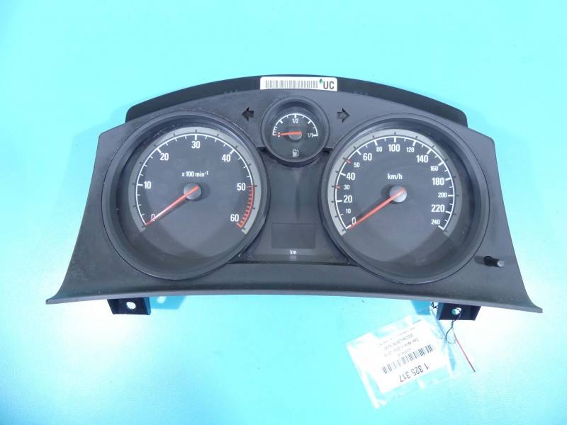 Щиток приборов Opel Astra H 13230584