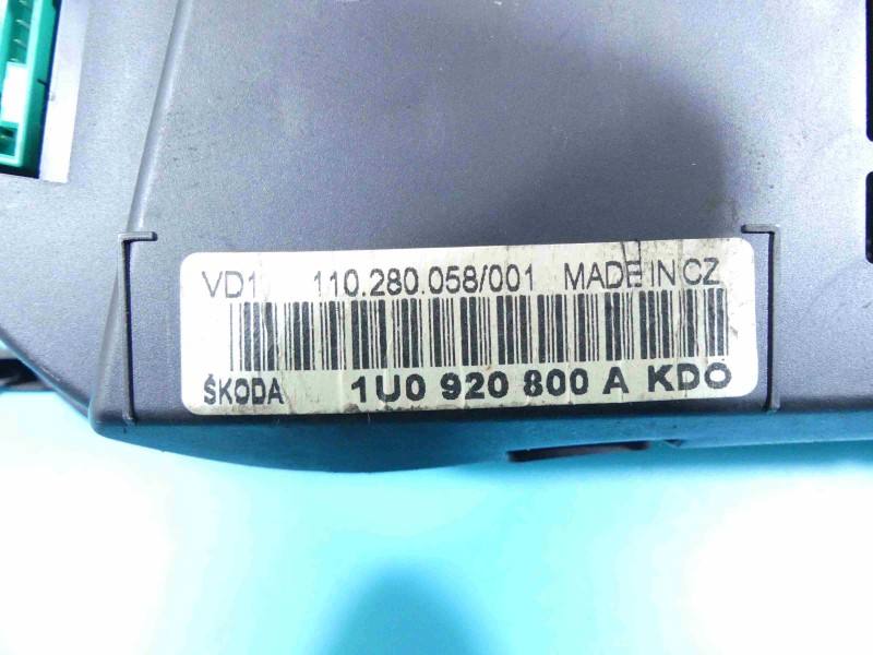 Щиток приборов Skoda Octavia 1 1U0920800A — фото детали 4