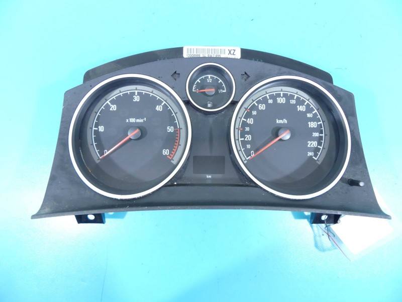 Щиток приборов Opel Zafira B 13308999