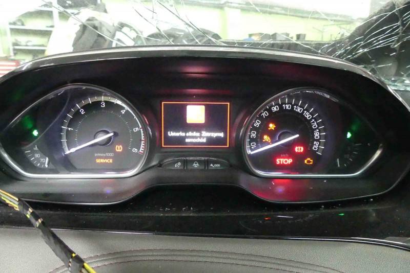 Щиток приборов Peugeot 208 9810204880